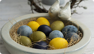 Топ-4 способа окраски пасхальных яиц с помощью подручных средств