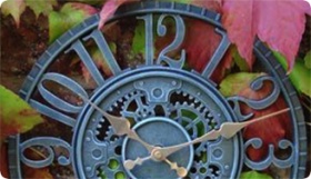 Уличные часы и термометры – практичные аксессуары и декор для сада.
