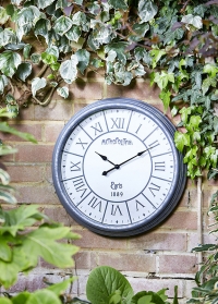 Часы настенные большие для загородного дома Metro Smart Garden фото