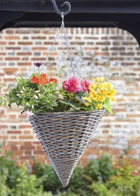 Кашпо плетеное подвесное для уличных растений Milano Faux Rattan от Smart Garden картинка