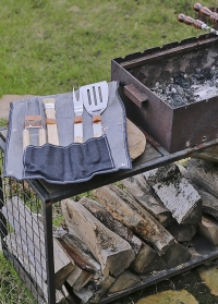 Набор инструментов барбекю в чехле-сумке из джинсовой ткани GT196 Esschert Design фото