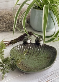 Садовая керамическая купальня для птиц Лист с лягушками FB562 Esschert Design на сайте Consta Garden