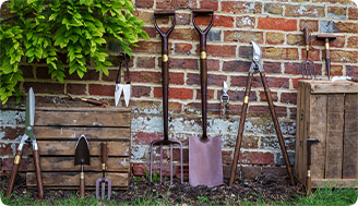 Коллекция садовых инструментов National Trust от Burgon & Ball 